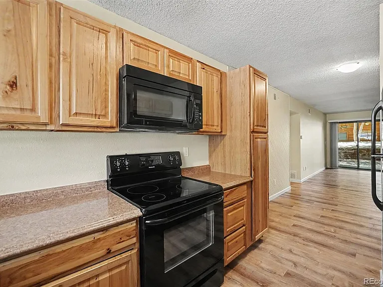 433 Wright St #103 — Photo 7