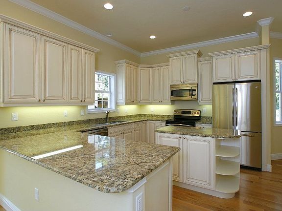 4th image of 1718 Cherry Ln