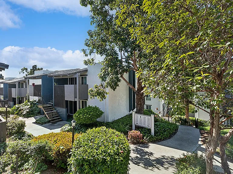 Colonnade at Fletcher Hills — Photo 30