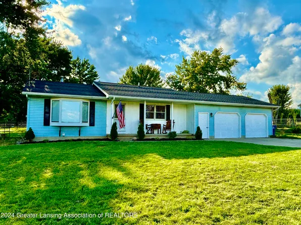 1127 N Stine Rd, Charlotte, MI 48813