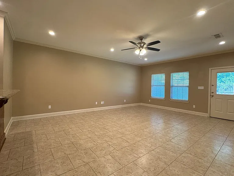 9100 Shadow Oak Dr — Photo 14