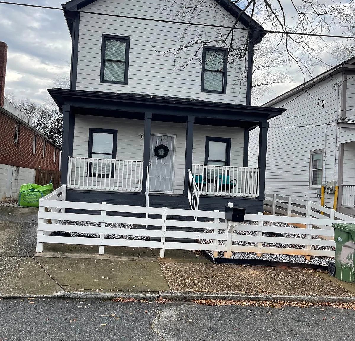 4 bed, $2,650 — Photo 1