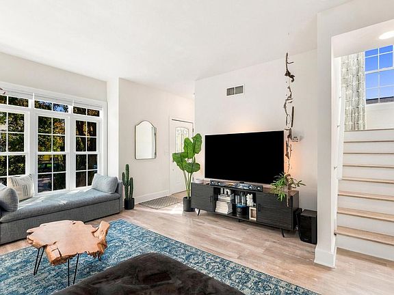 4th image of 1850 E Fernwood AVENUE