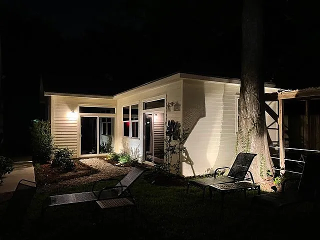1019 Adams St #E — Photo 3