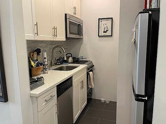 3rd image of 205 W 88th St APT 5G