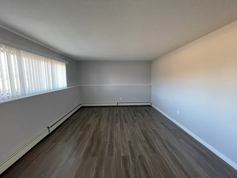 1 Centennial Dr — Photo 14