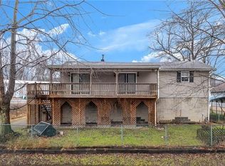 1583 Mercer Rd, Ellwood City, PA 16117