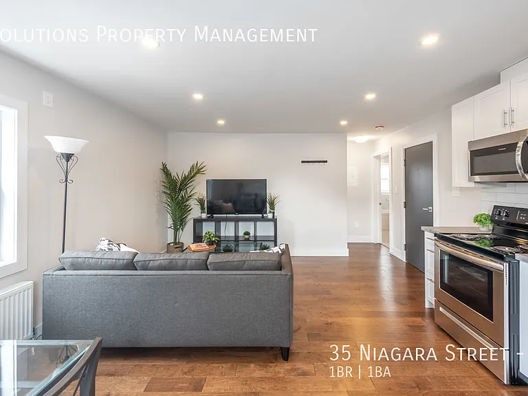 35 Niagara St #4 — Photo 8