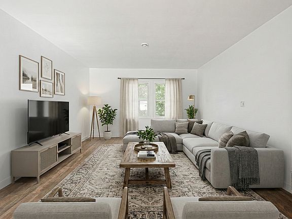 2nd image of 5871.5 W 88th St #5871.5