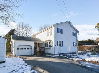 4 Pine Ridge Dr, Oxford, MA 01540
