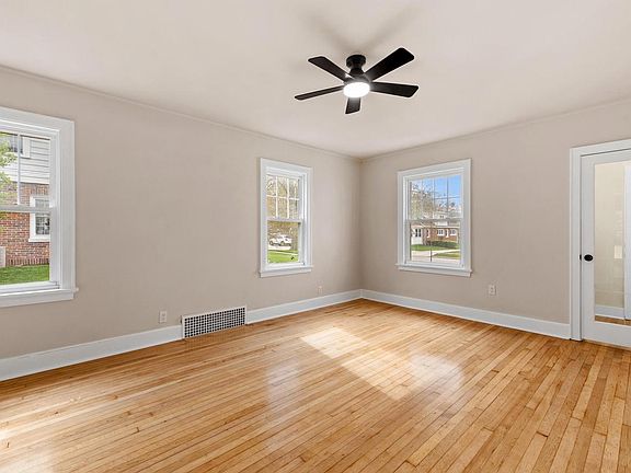 4th image of 526 Pinetree ROAD