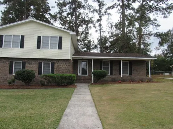 105 Fairway Dr, Valdosta, GA 31605