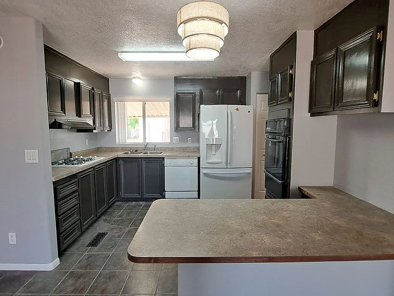 5033 Sitka Ln — Photo 3