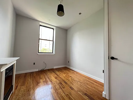 Rented by Rumah Realty Inc | media 14