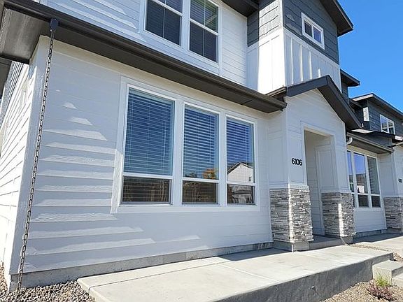 4th image of 6077 N Tarako Ave #3B-2BA-1440SQFT