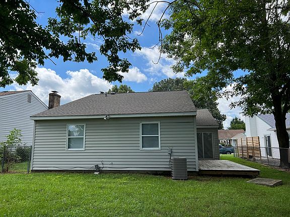 3rd image of 1953 Aquamarine Dr