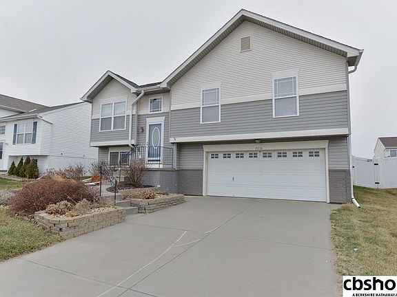 2nd image of 15736 Rosewood St