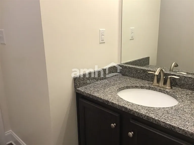 84 Lindridge Dr — Photo 13