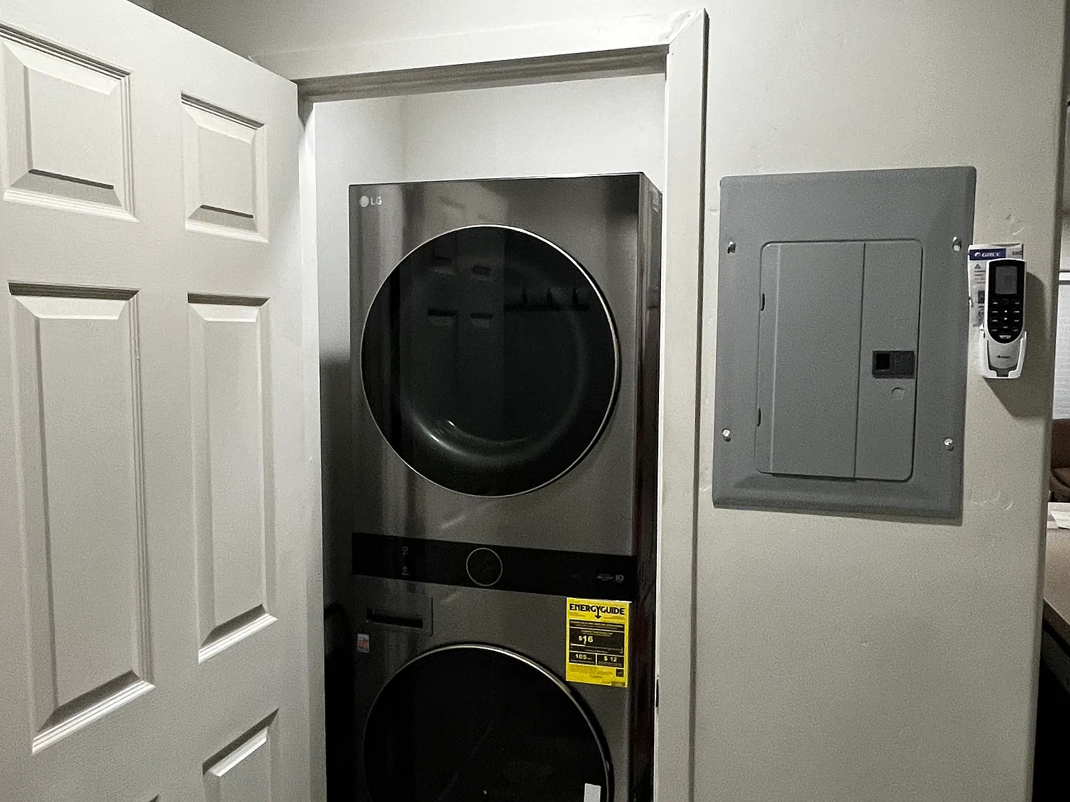 2 bed, 1200 sqft, $3,200 — Photo 2