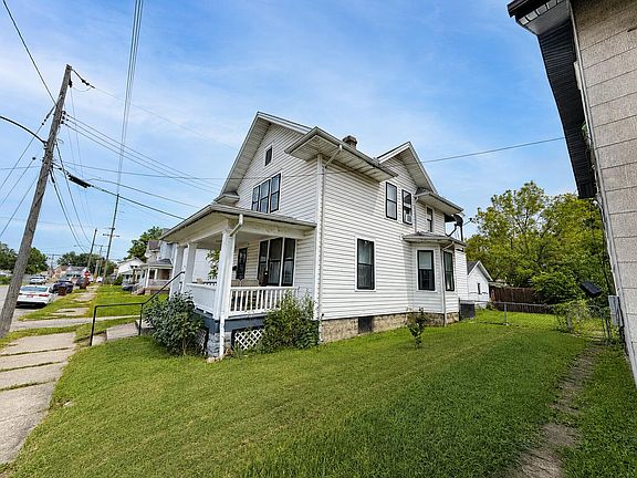 3rd image of 1815 Edwards Ave