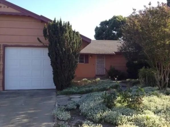 1002 Aldwina Ln, Manteca, CA 95336