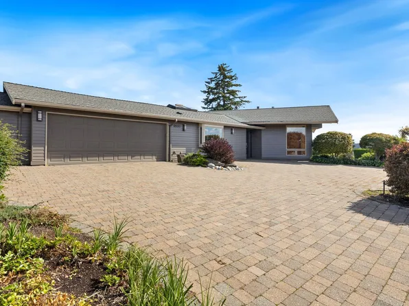 9600 Hilltop Rd, Bellevue, WA 98004