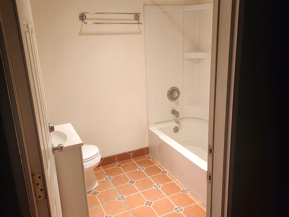 2nd image of 3952 Coronado Ave