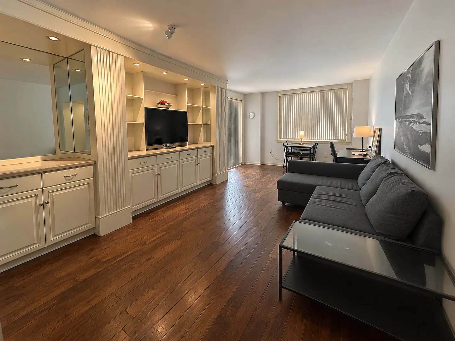 1 bed, 863 sqft, $3,000 — Photo 1