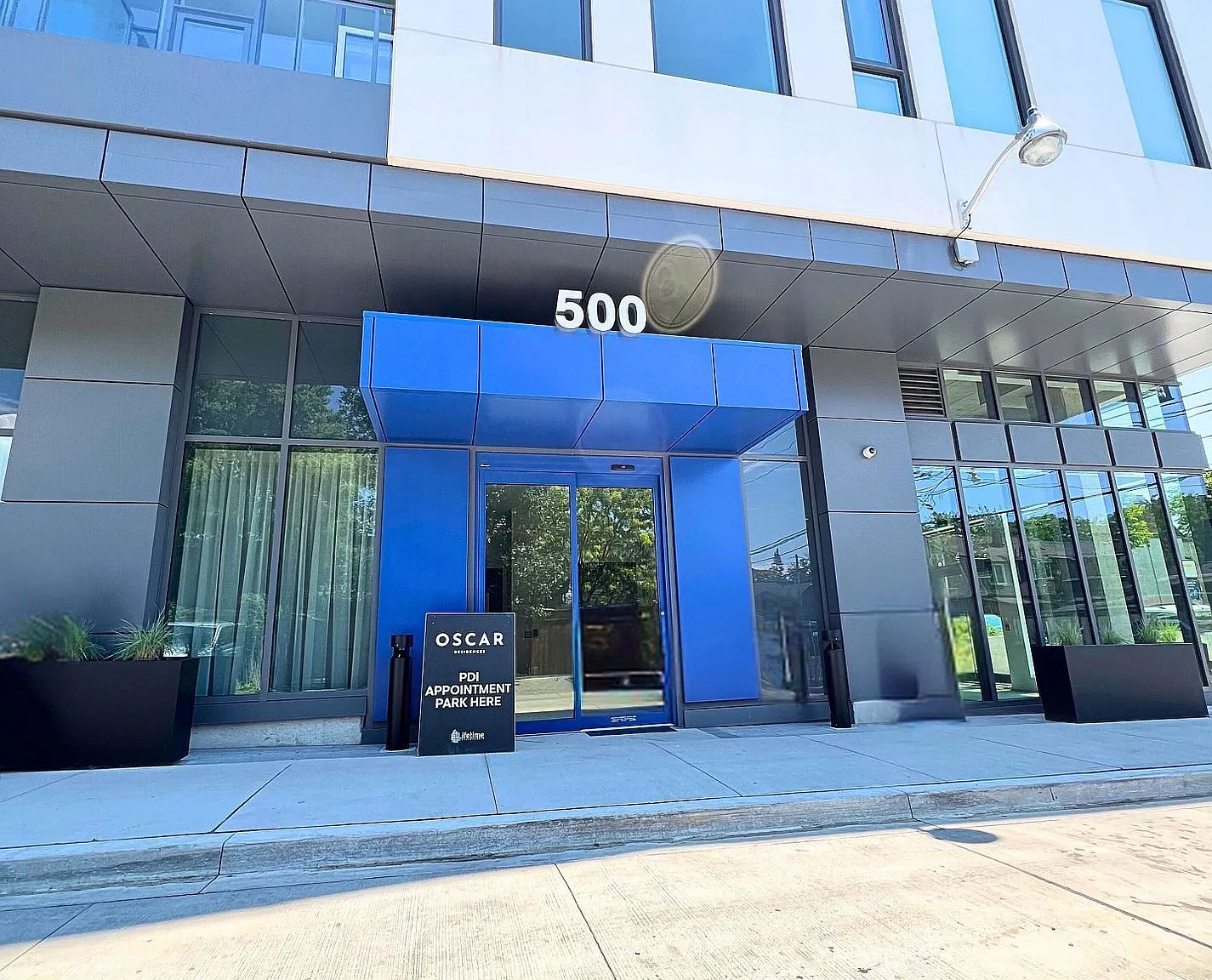 Oscar Residences — Photo 1