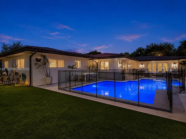 735 Benevento Ave — Photo 39