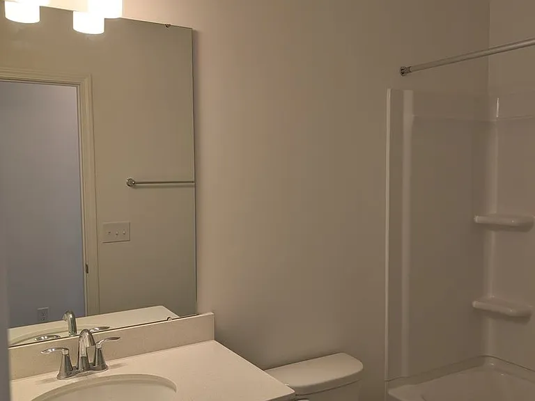 437 Gentle Bend Cv — Photo 10