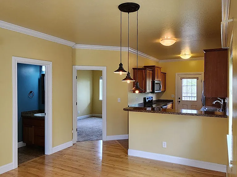 1020 Mount Ave #3 — Photo 5