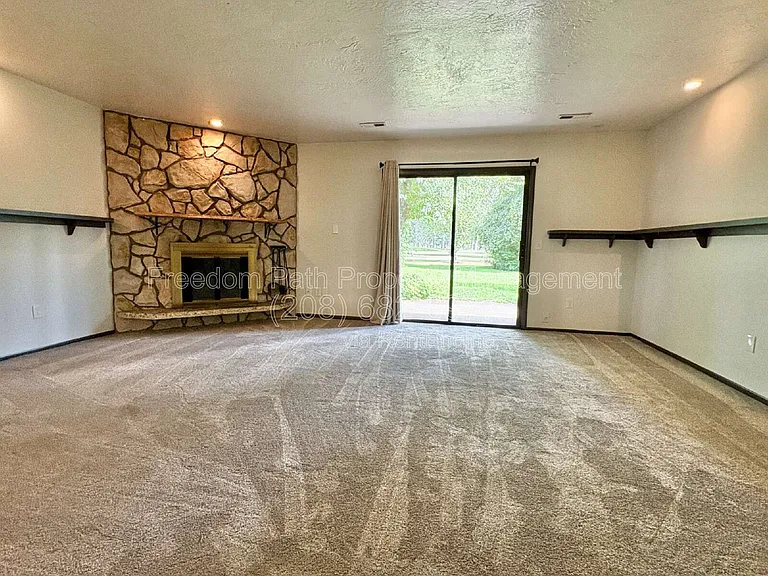 2707 W Fairway Dr — Photo 5