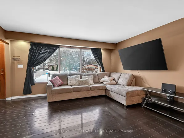 20 Nottingham Ct, Welland, ON L3C 5X5