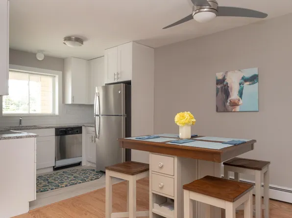 1900 Oakton, 1900 Oakton St #C58ba5f4f, Park Ridge, IL 60068