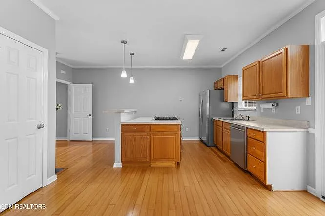 10708 Prince Albert Way — Photo 39