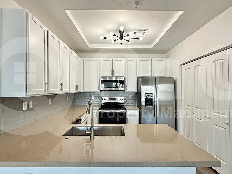 9160 N 67th Ave #202 — Photo 2
