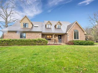 37W806 Tanglewood Dr, Batavia, IL 60510