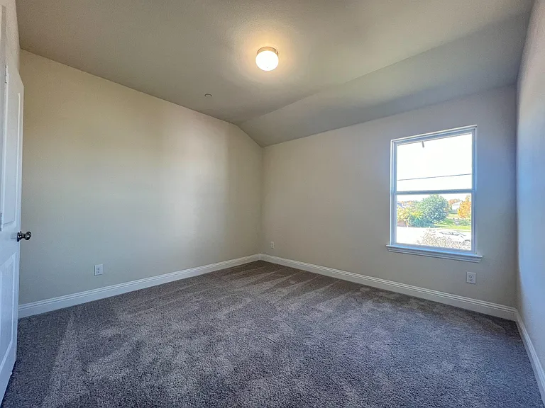 1715 Lisa Ct — Photo 15
