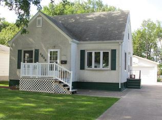 1809 N 4th St, Grand Forks, ND 58203