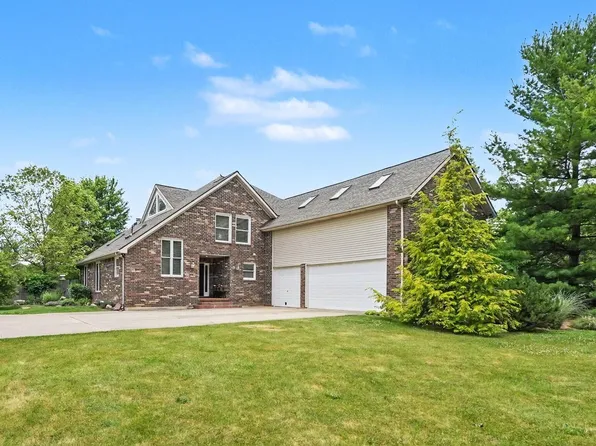 8698 Warner Rd, Saline, MI 48176