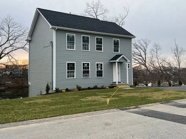 36 Boulevard St, Lincoln, RI 02865