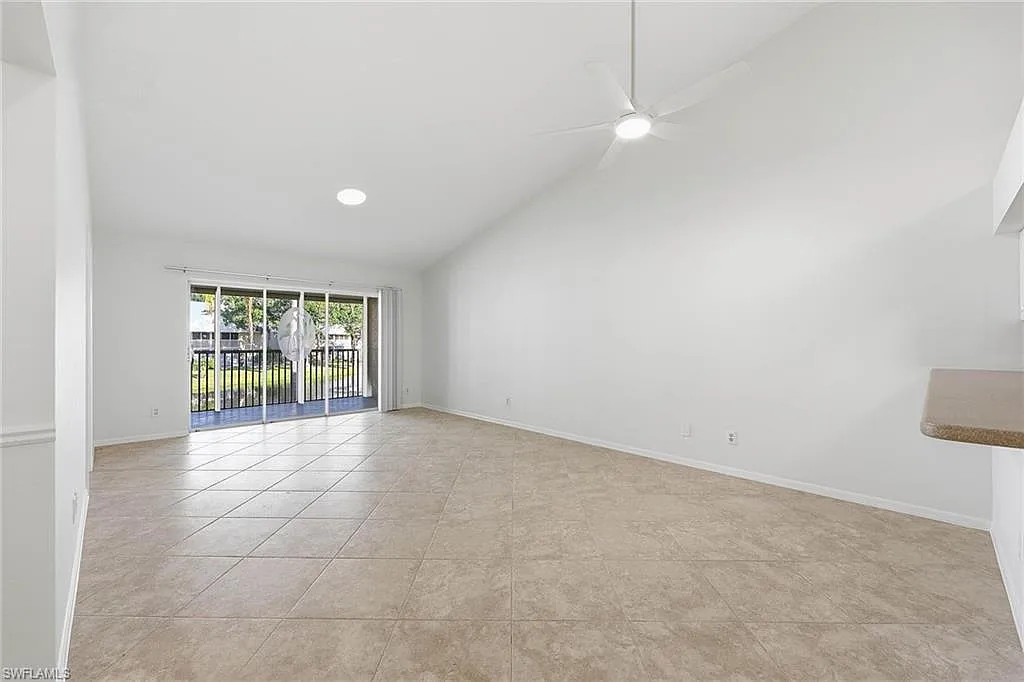 2 bed, 2.0 bath, 1132 sqft, $1,900 — Photo 3