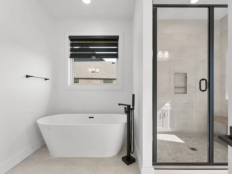 4464 E Lancaster Way — Photo 25