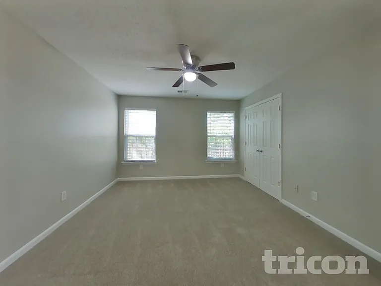 225 Lossie Ln — Photo 7