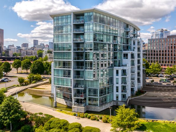 1260 NW Naito Pkwy #101