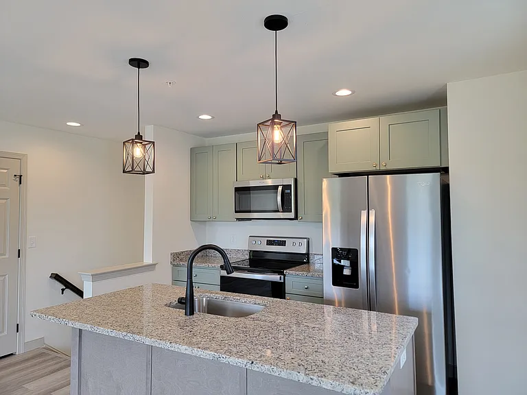 11 Yacht Ave #C — Photo 5