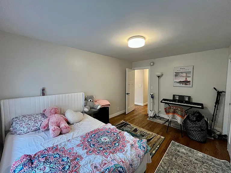 2600 E Kenwood Blvd — Photo 36