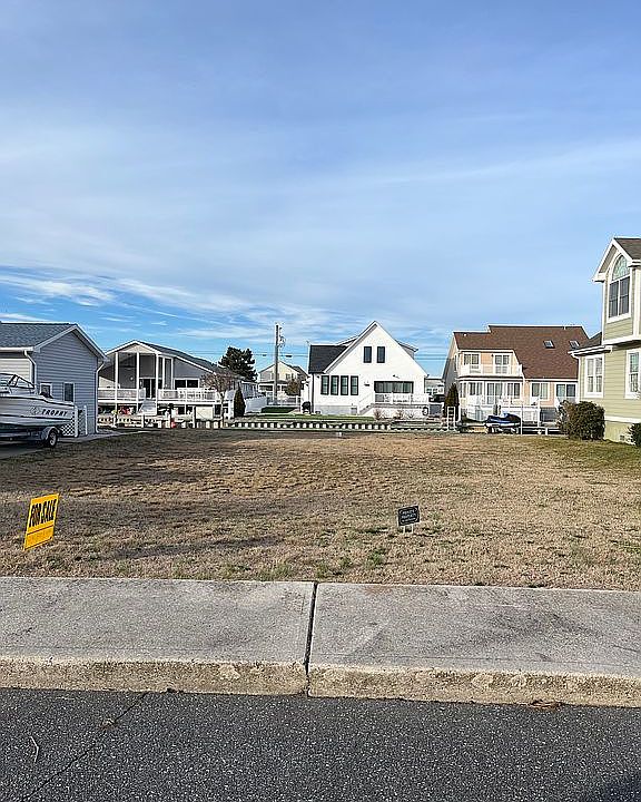 1st image of 136 Winter Harbor Dr