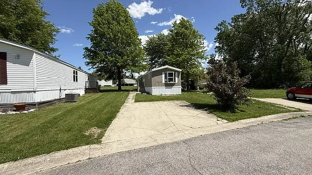 1216 S Bloomington St — Photo 9